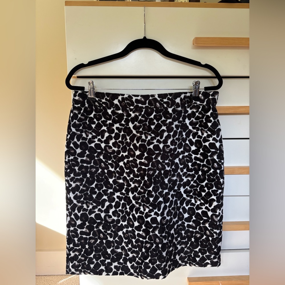 ✨NWOT✨J.Crew Factory Leopard Jacquard Pencil Skirt | Size 10 | Black & White